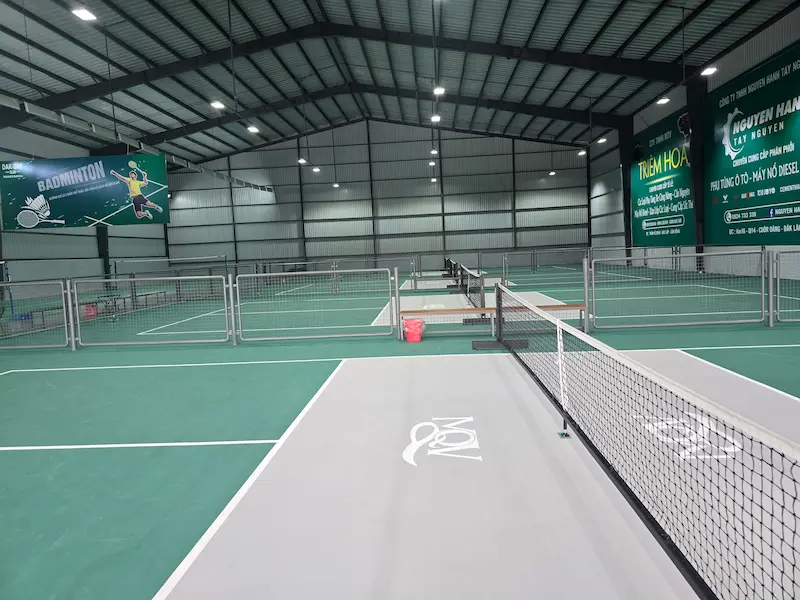 Cụm 3 sân pickleball tại xã Đắk Sắk, tỉnh Lâm Đồng, nền asphalt sơn Flexipave do AT SPORT thi công